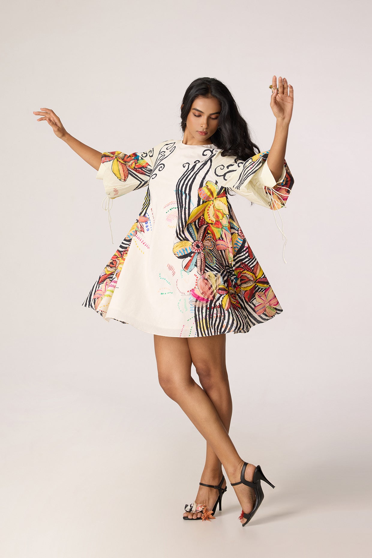 Nova Dress- saaksha kinni