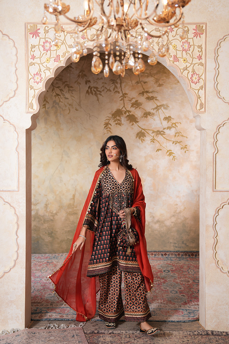 Siyah Sitara Kurta Set (Gulabi Savera by Unnati Garg)