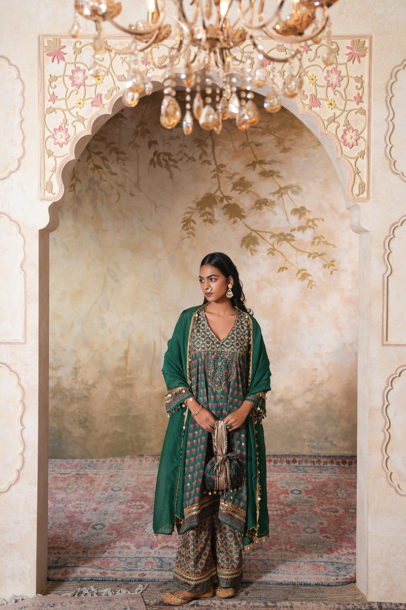 Gulnaz Sitara Kurta Set (Gulabi Savera by Unnati Garg)