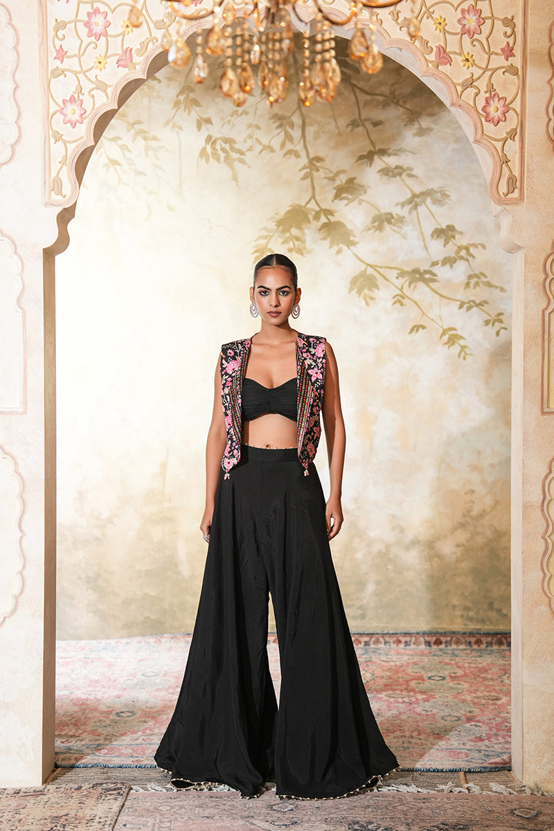 Kiara Bageecha Sharara Set (Gulabi Savera by Unnati Garg)