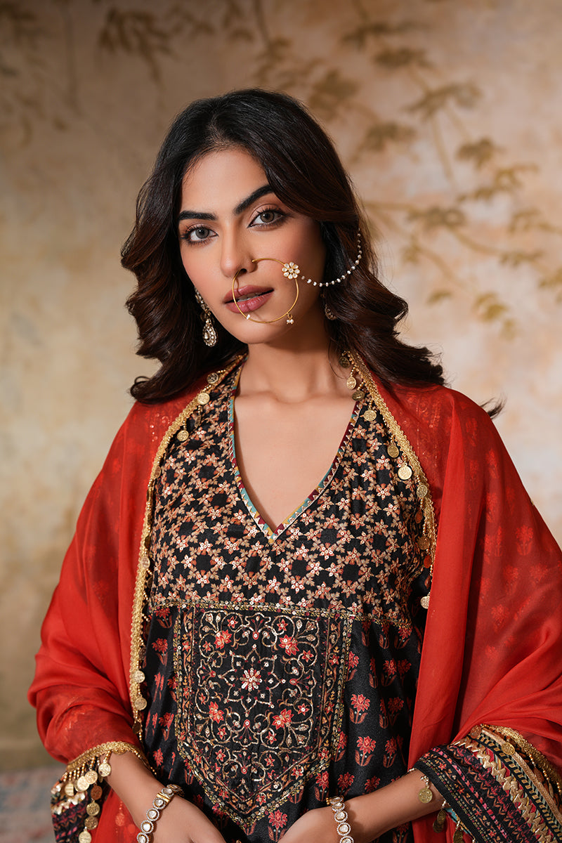 Siyah Sitara Kurta Set (Gulabi Savera by Unnati Garg)