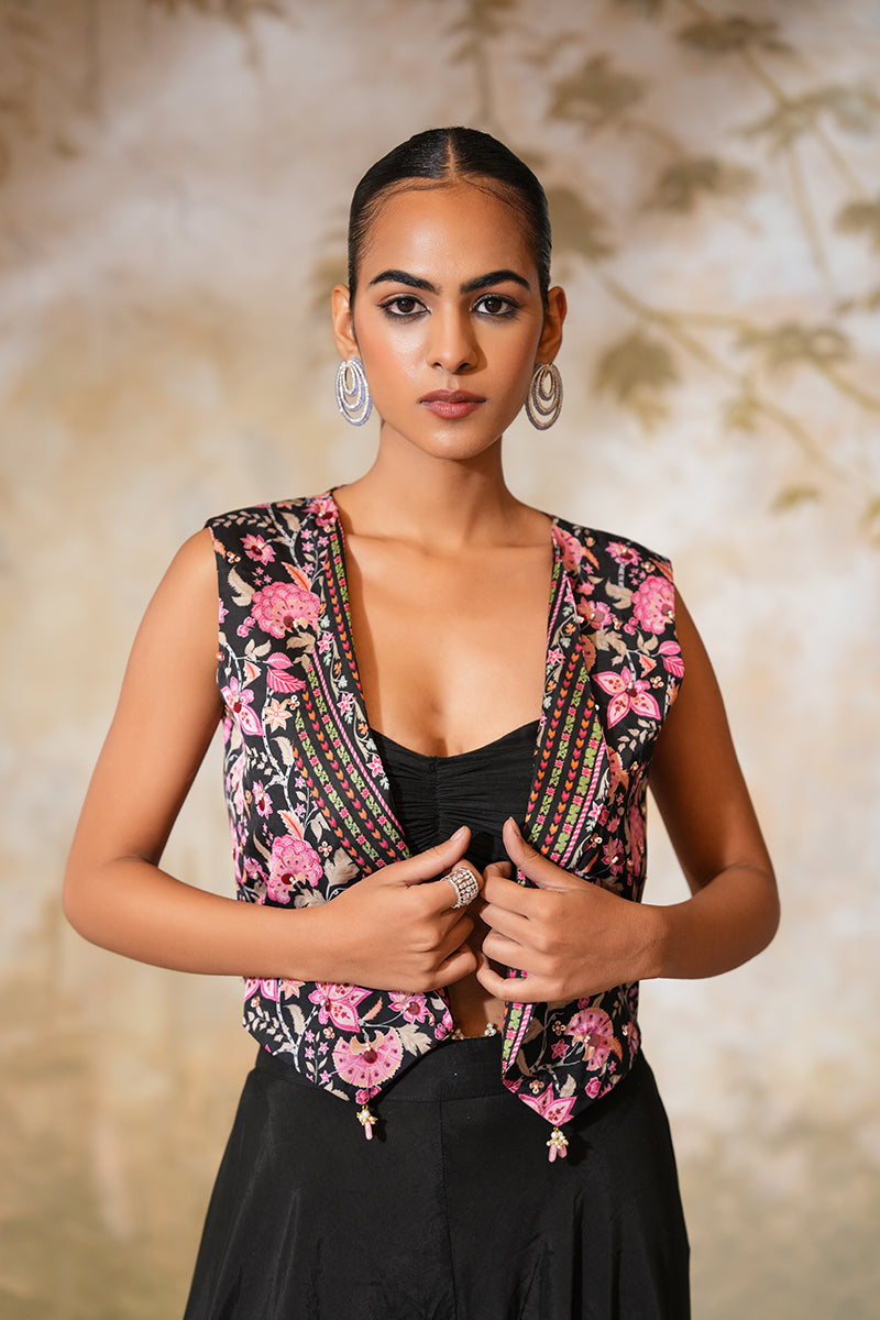 Kiara Bageecha Sharara Set (Gulabi Savera by Unnati Garg)