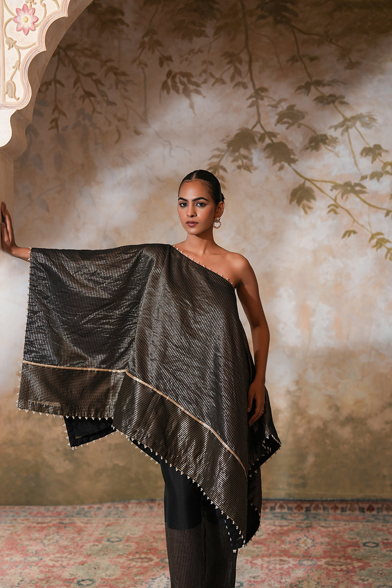 Kohl Tissue Silk Kaftan Set (Gulabi Savera by Unnati Garg)