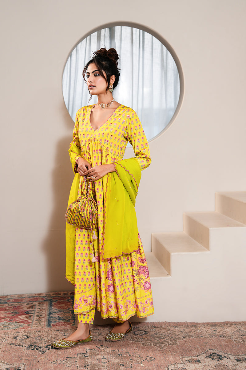 Naaz Mehrunissa Anarkali Set (Gulabi Savera by Unnati Garg)