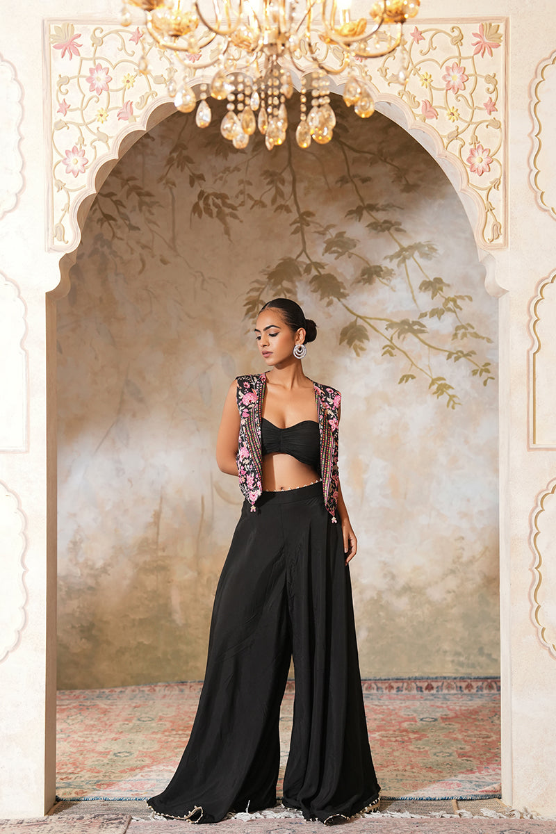 Kiara Bageecha Sharara Set (Gulabi Savera by Unnati Garg)