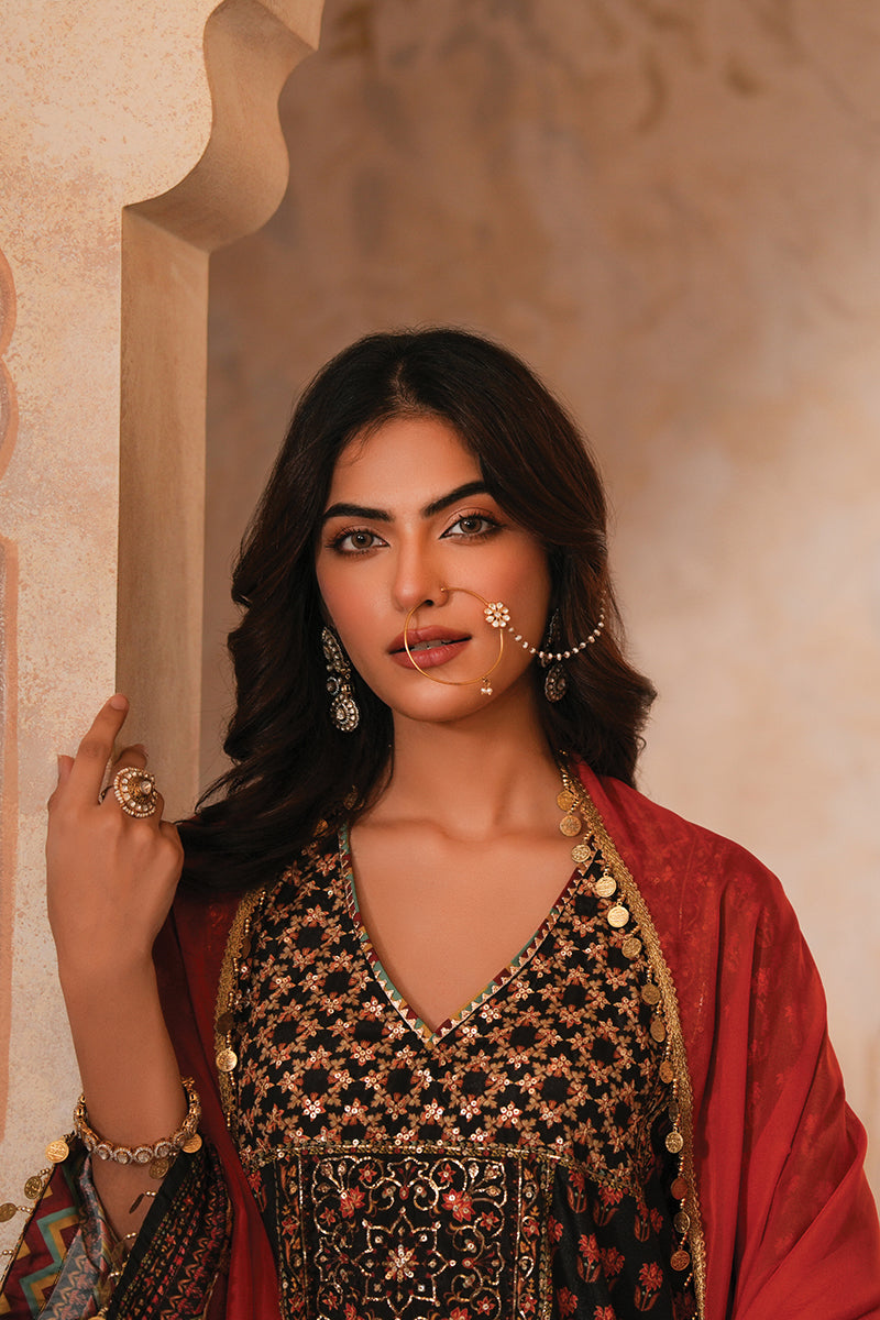 Siyah Sitara Kurta Set (Gulabi Savera by Unnati Garg)