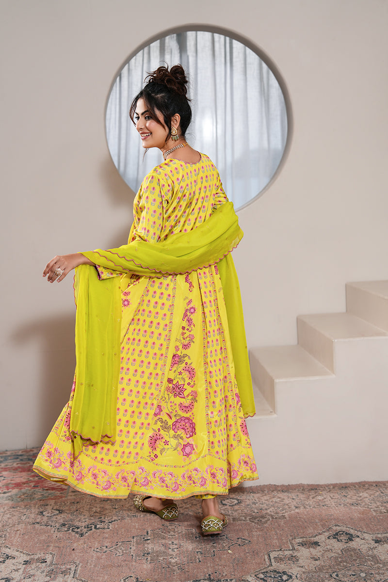 Naaz Mehrunissa Anarkali Set (Gulabi Savera by Unnati Garg)