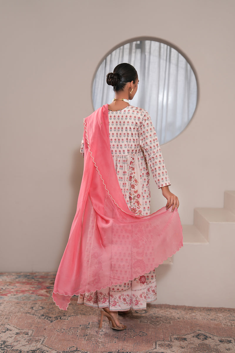 Aaliyah Mehrunissa Anarkali Set (Gulabi Savera by Unnati Gar