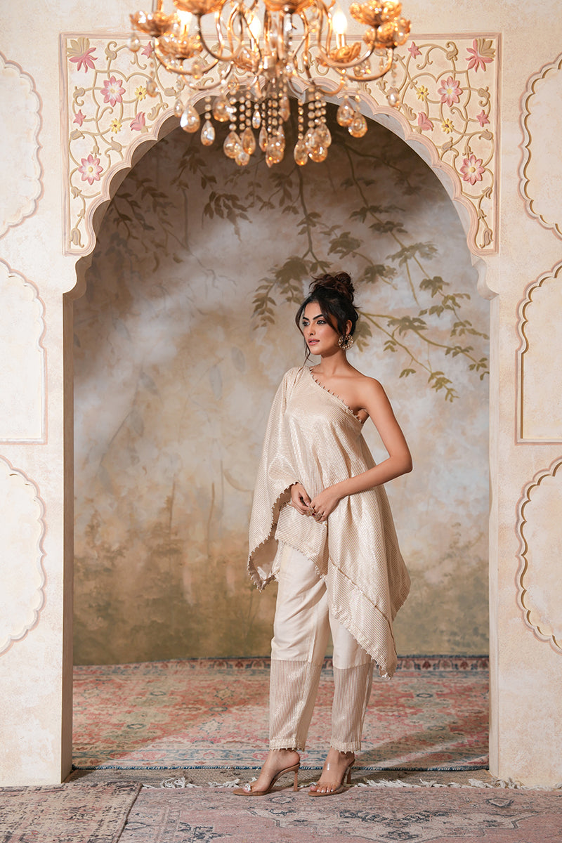 Kohra Tissue Silk Kaftan Set (Gulabi Savera by Unnati Garg)