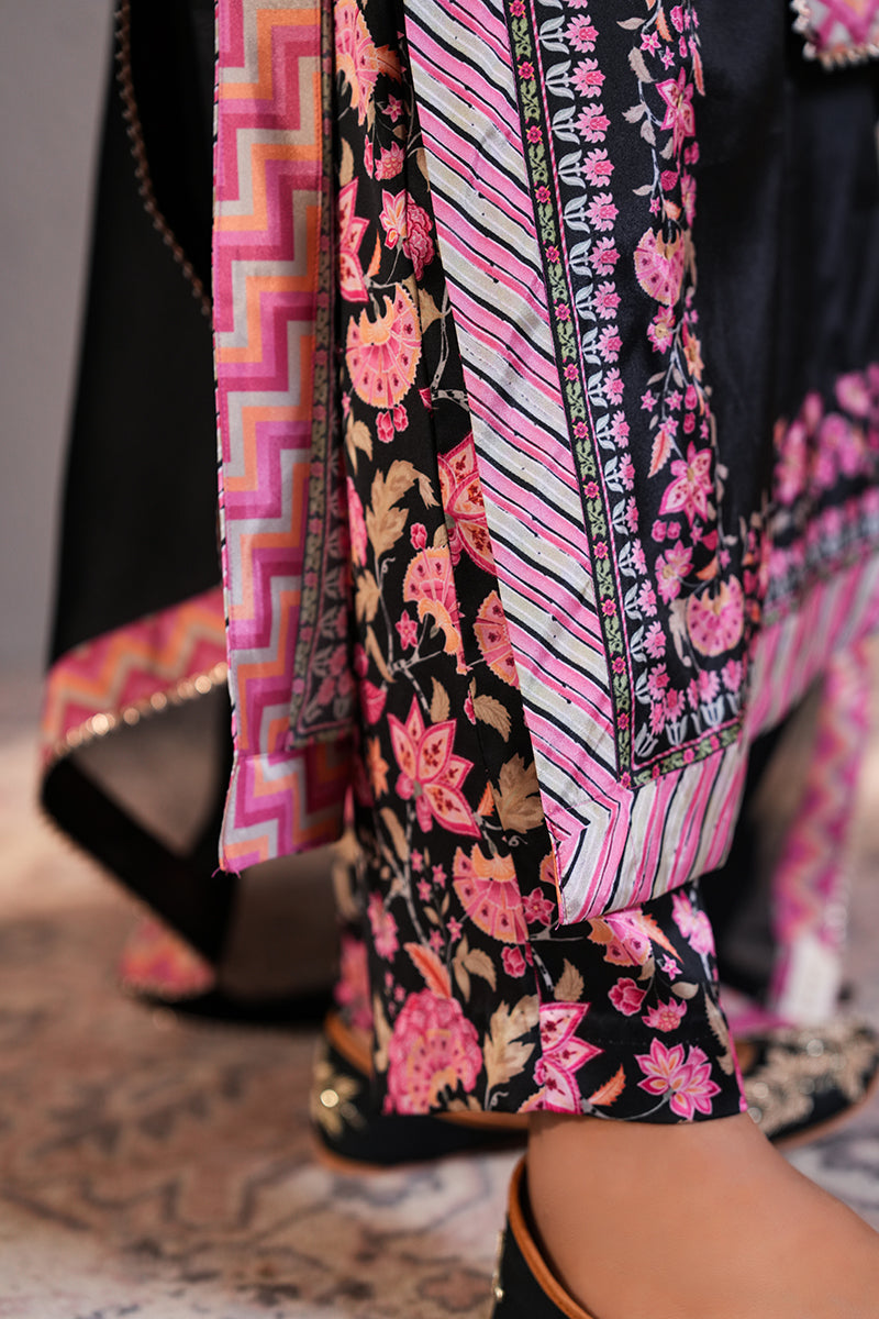 Khwaab Gulabi Kurta Set (Gulabi Savera by Unnati Garg)