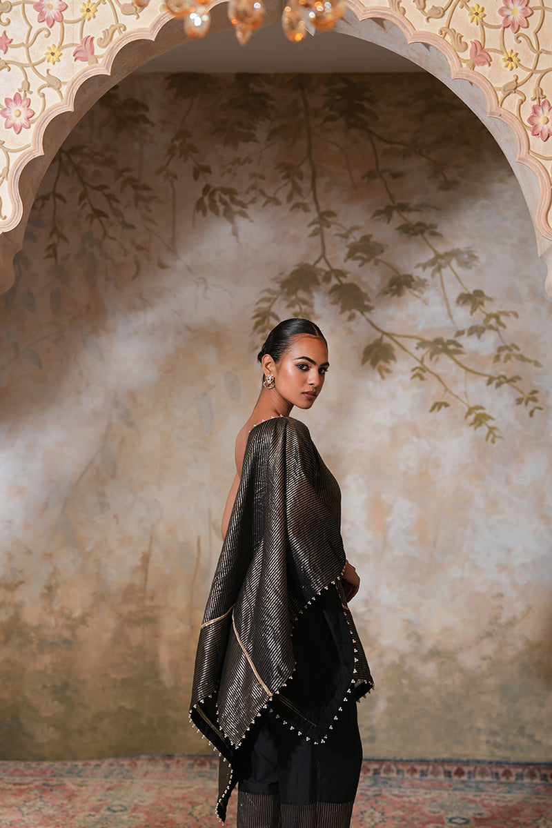 Kohl Tissue Silk Kaftan Set (Gulabi Savera by Unnati Garg)