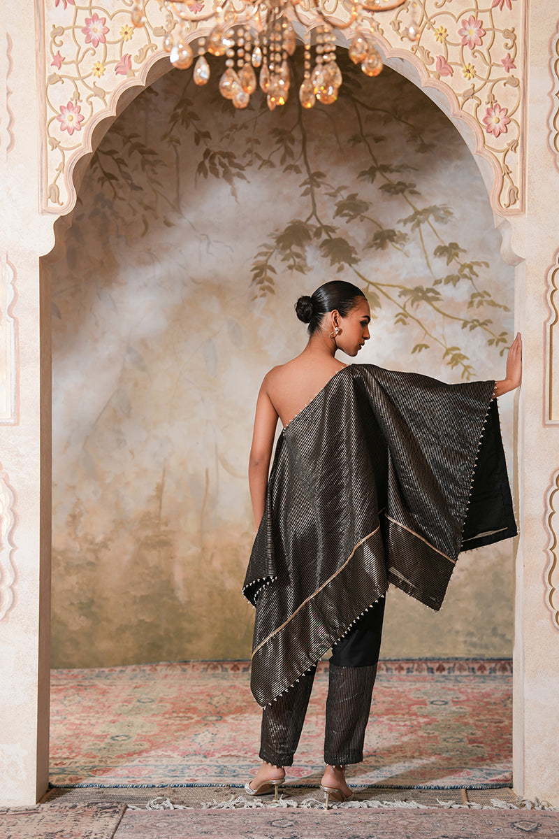 Kohl Tissue Silk Kaftan Set (Gulabi Savera by Unnati Garg)