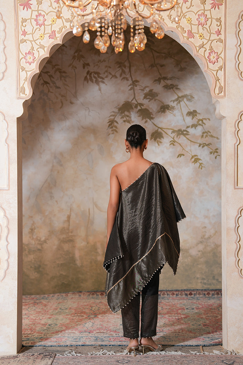 Kohl Tissue Silk Kaftan Set (Gulabi Savera by Unnati Garg)