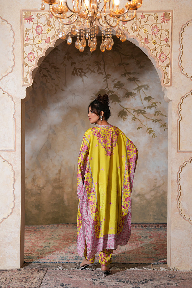 Nargis Naayab Kaftan Set (Gulabi Savera by Unnati Garg)