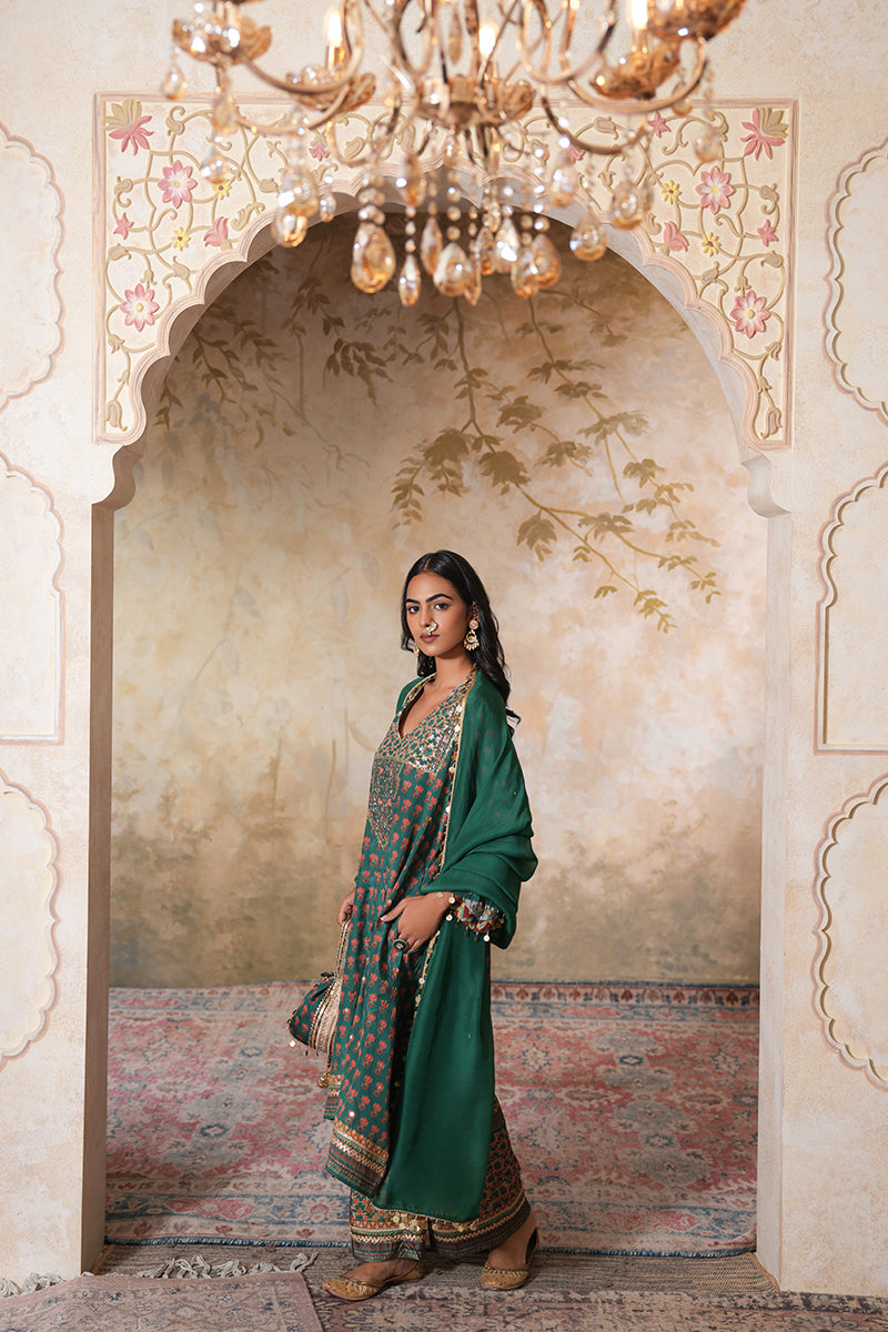 Gulnaz Sitara Kurta Set (Gulabi Savera by Unnati Garg)