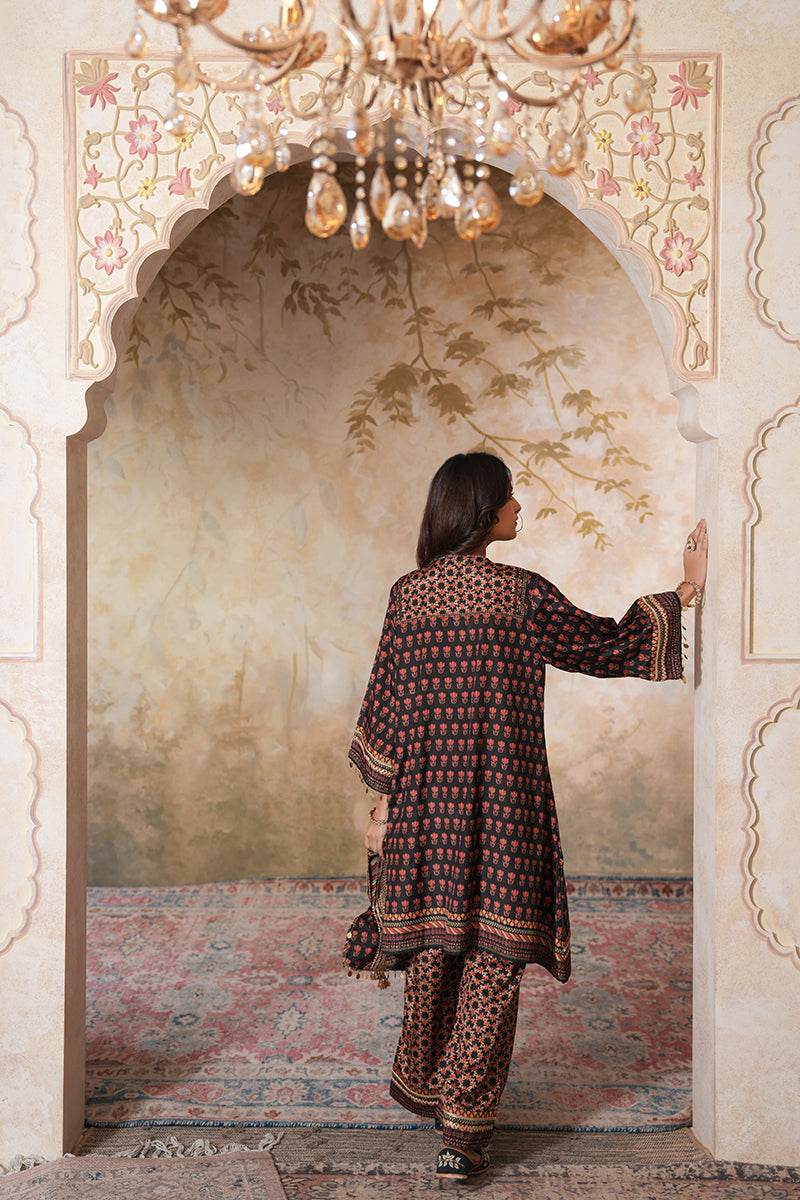 Siyah Sitara Kurta Set (Gulabi Savera by Unnati Garg)