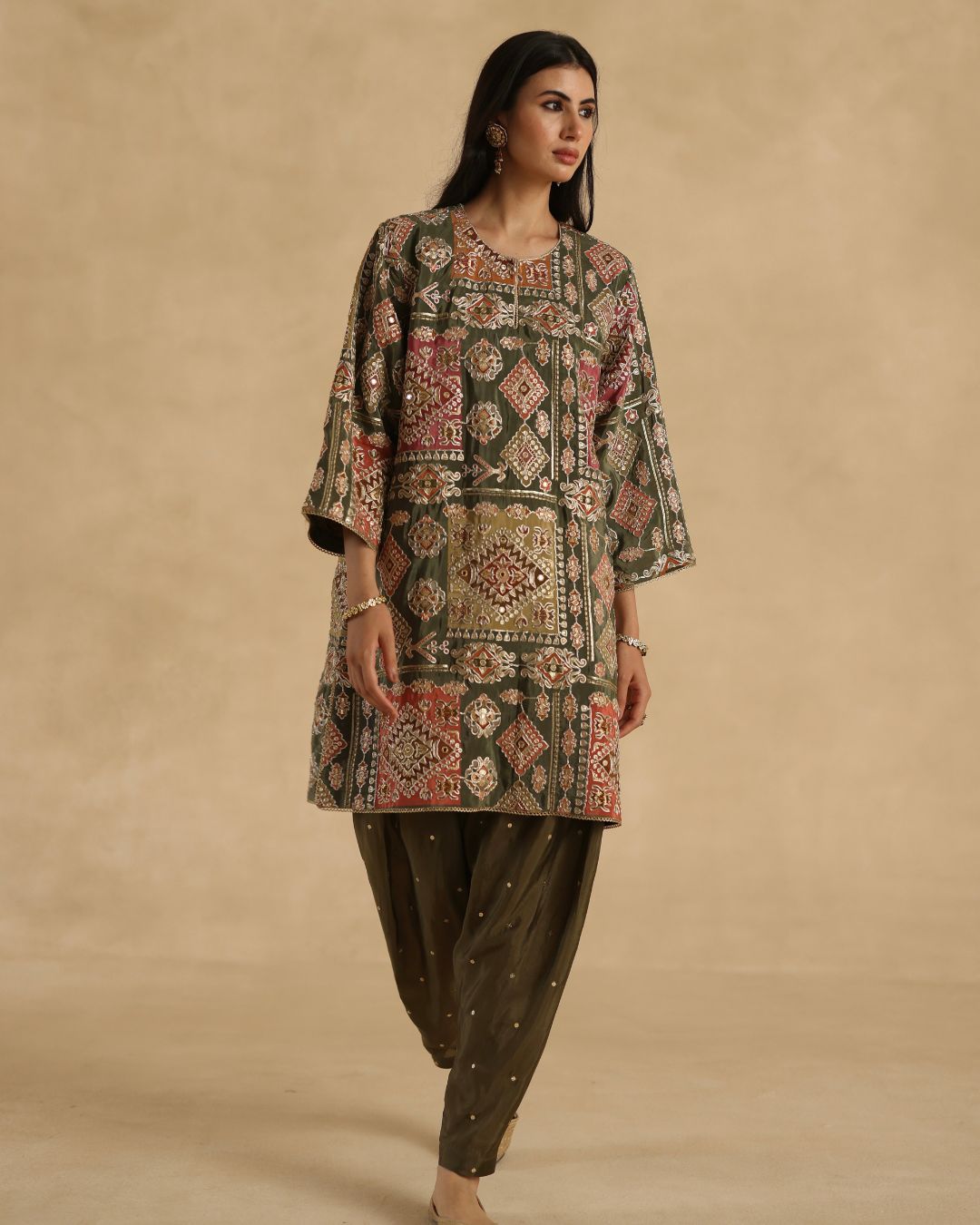 MANIK-OLIVE