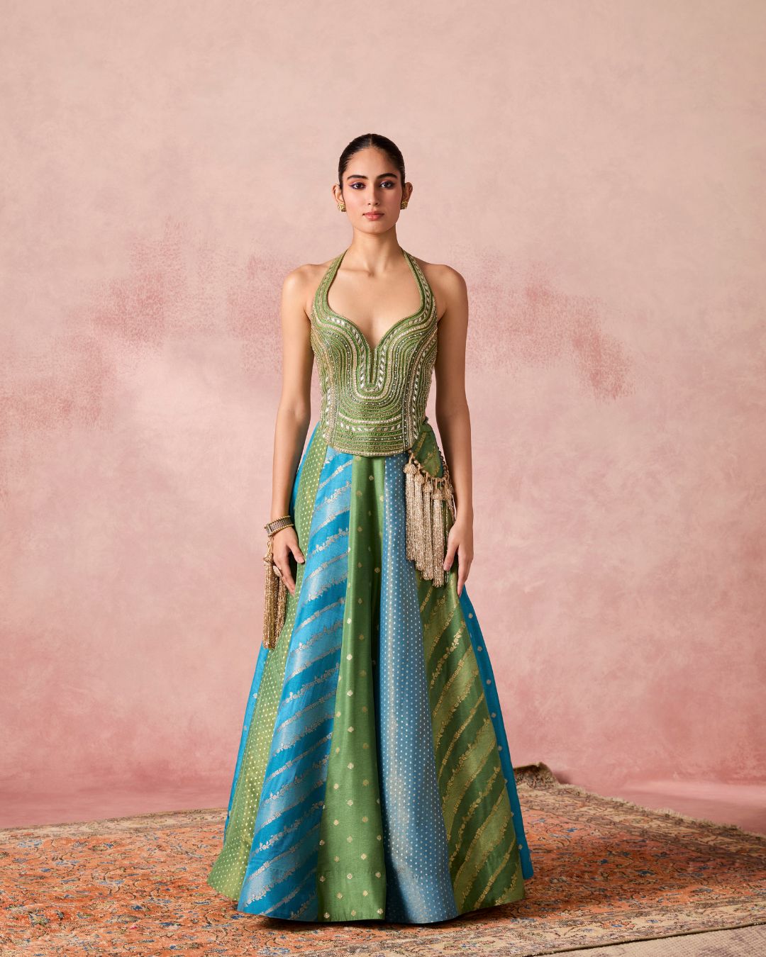 JUGNU JAMEWAR LEHENGA