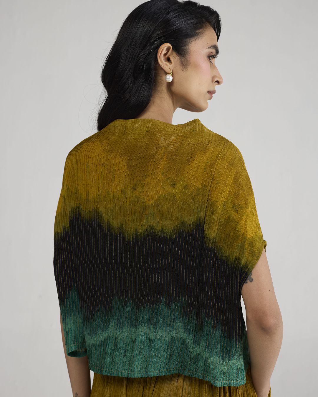 URI PINTUCKS TOP