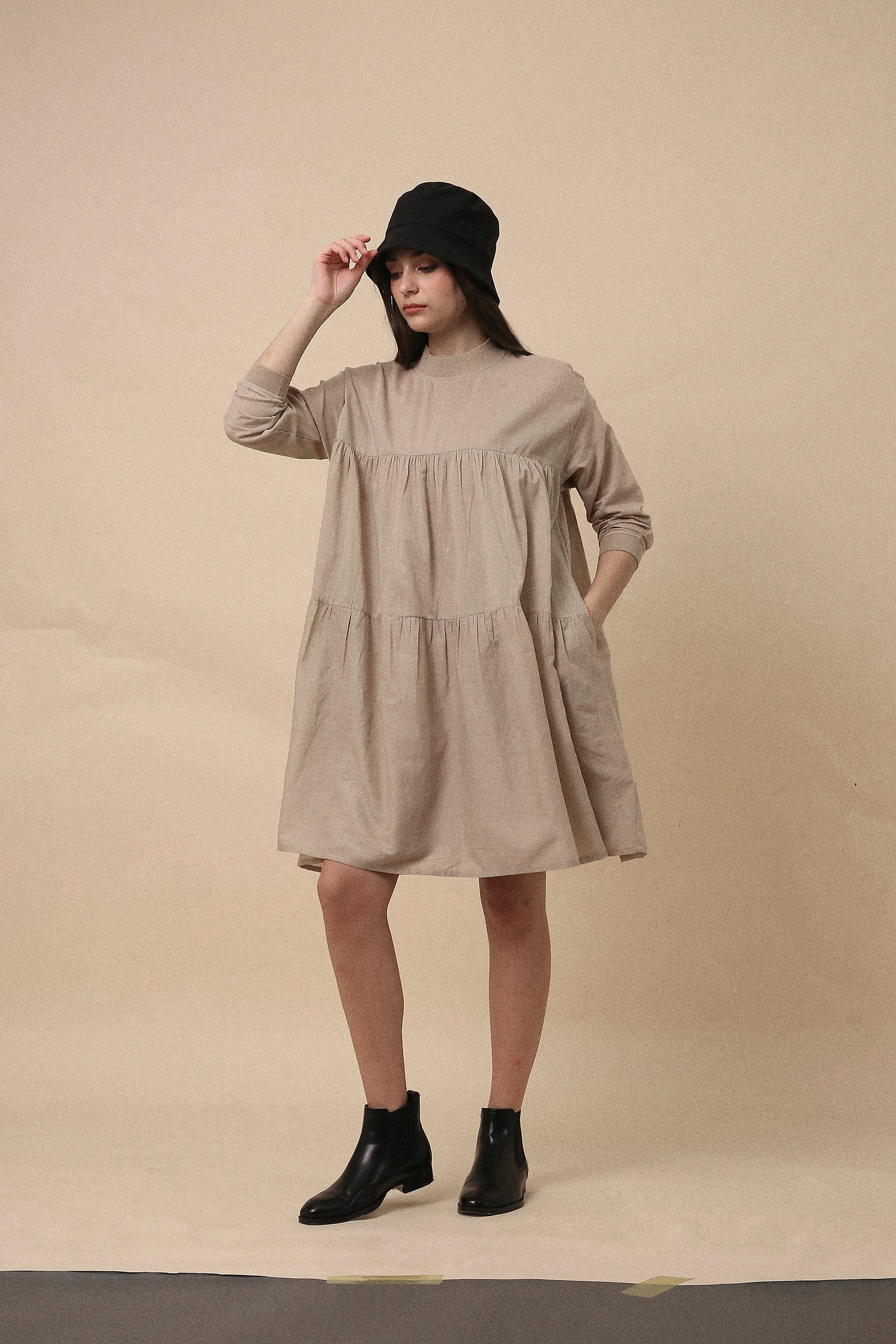 Sand Mul Rib Vena Dress - Mati