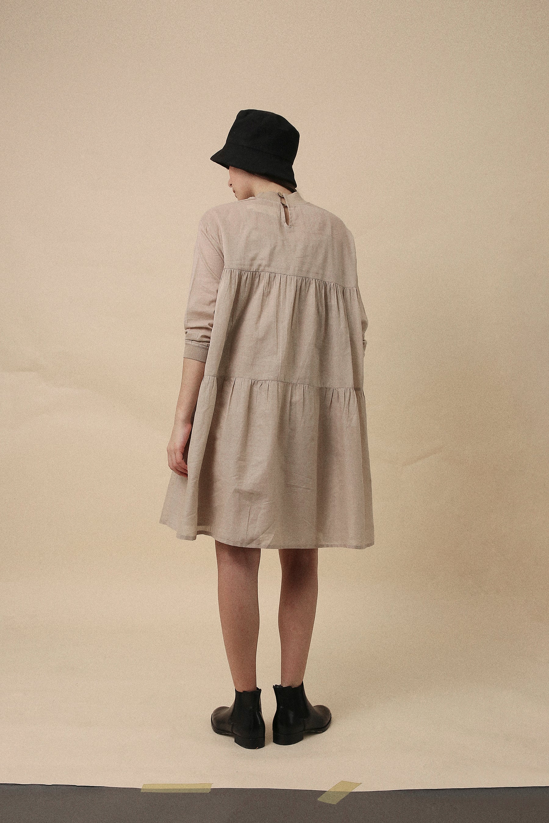 Sand Mul Rib Vena Dress - Mati