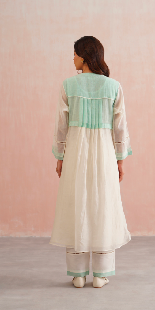 Clara Set – Ivory Embroidered (Rozmeher By Unnati Garg)