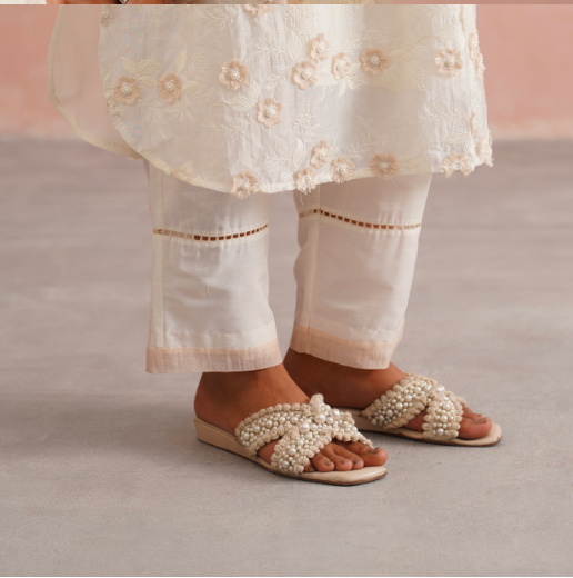 Serena Set – Ivory Embroidered (Rozmeher By Unnati Garg)