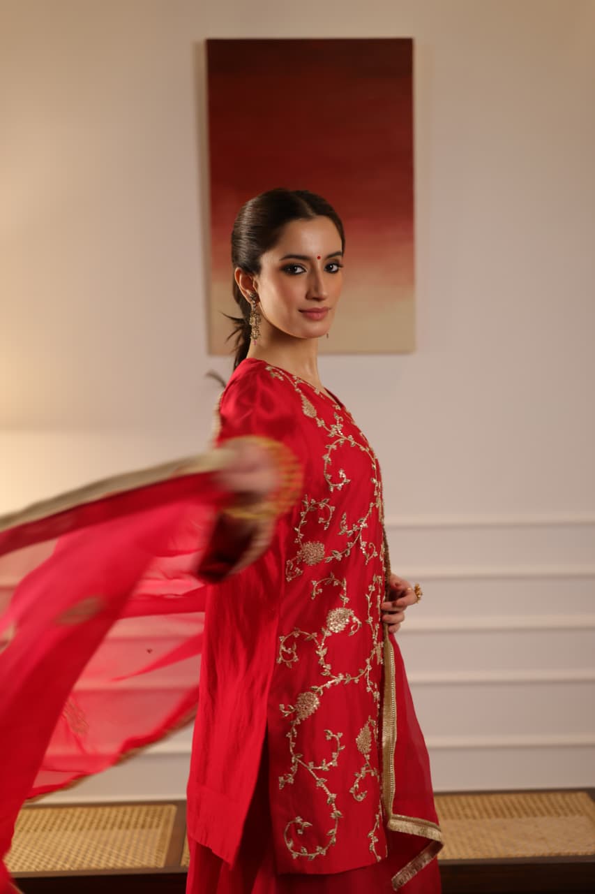 NOOR SHARARA SET RED