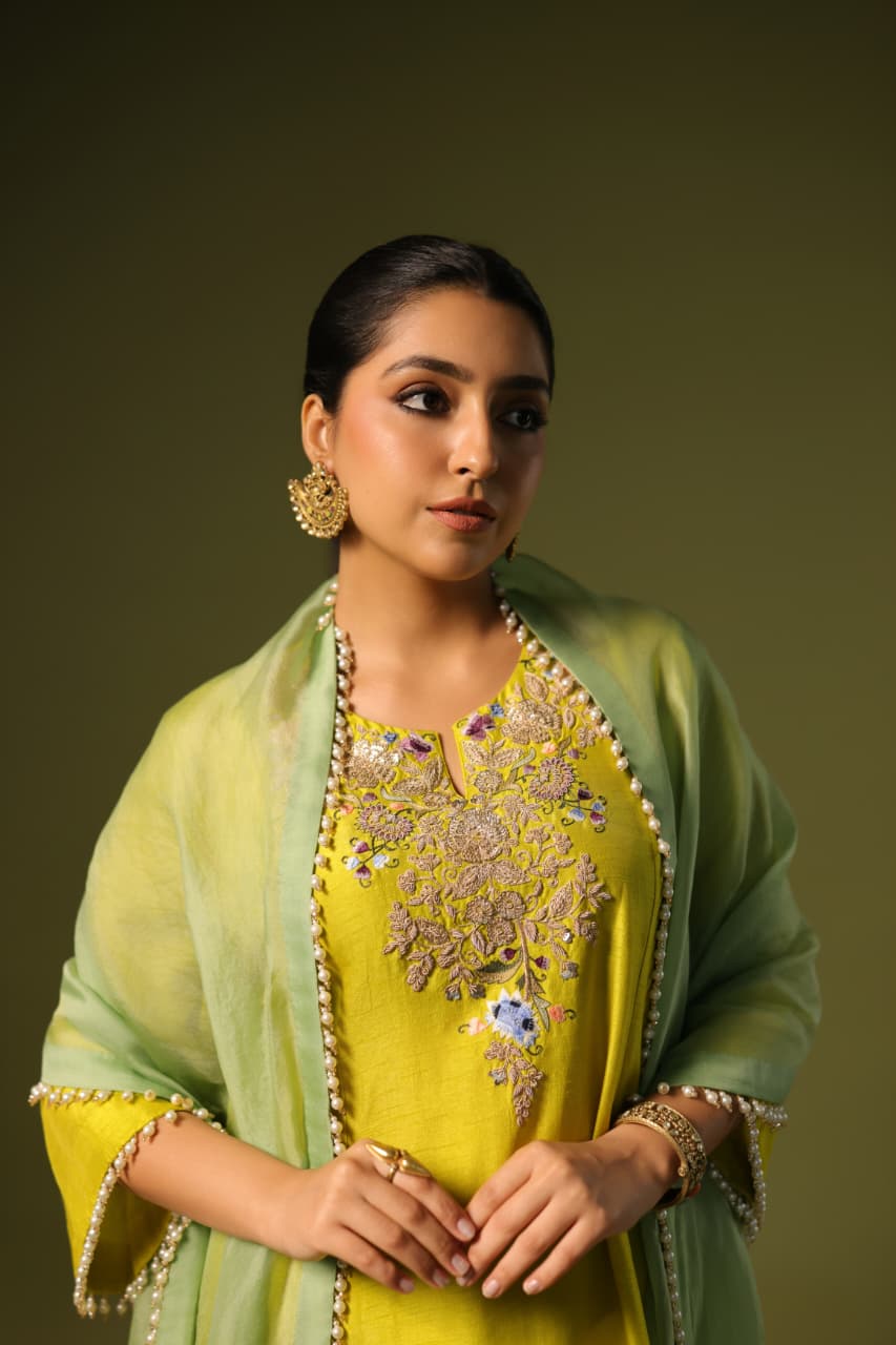 DAHLIA SHORT KURTA DHOTI SET