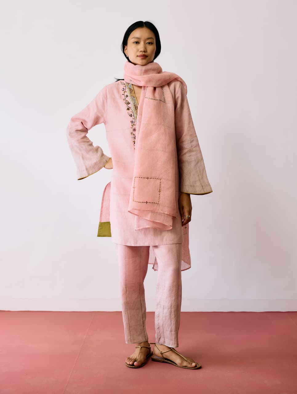 NILA TAPERED METALLIC LINEN PANTS - PINK