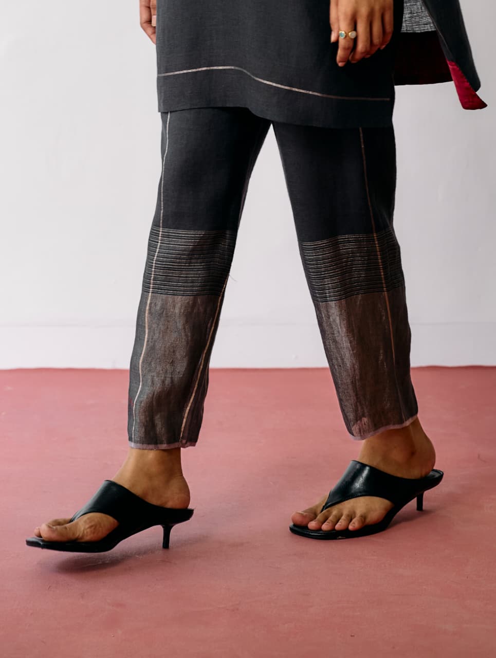NILA TAPERED METALLIC LINEN PANTS - CHARCOAL