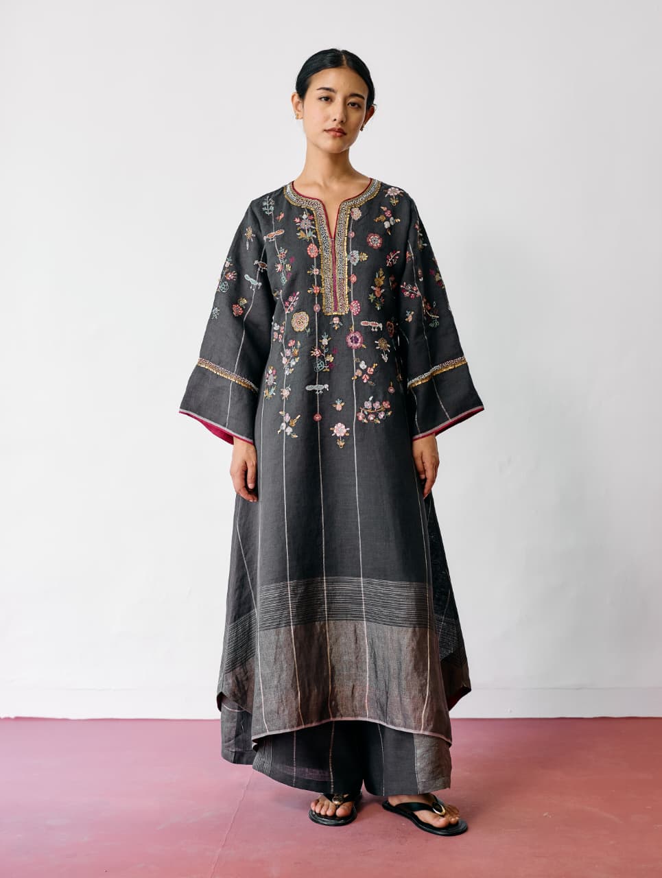 URA HAND-EMBROIDERED METALLIC LINEN KURTA - CHARCOAL