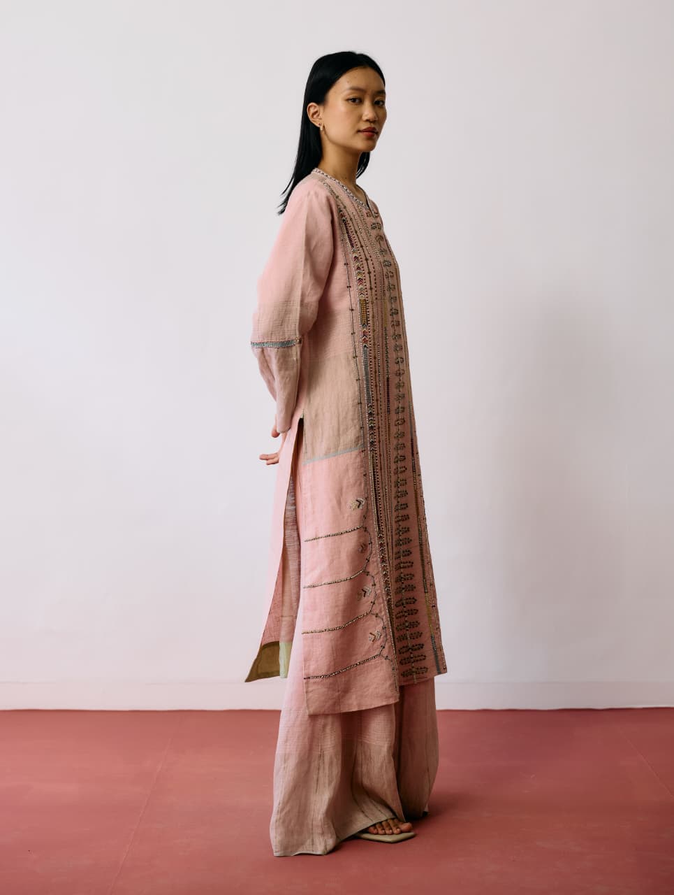 AICHA HAND-EMBROIDERED PANELLED KURTA - PINK