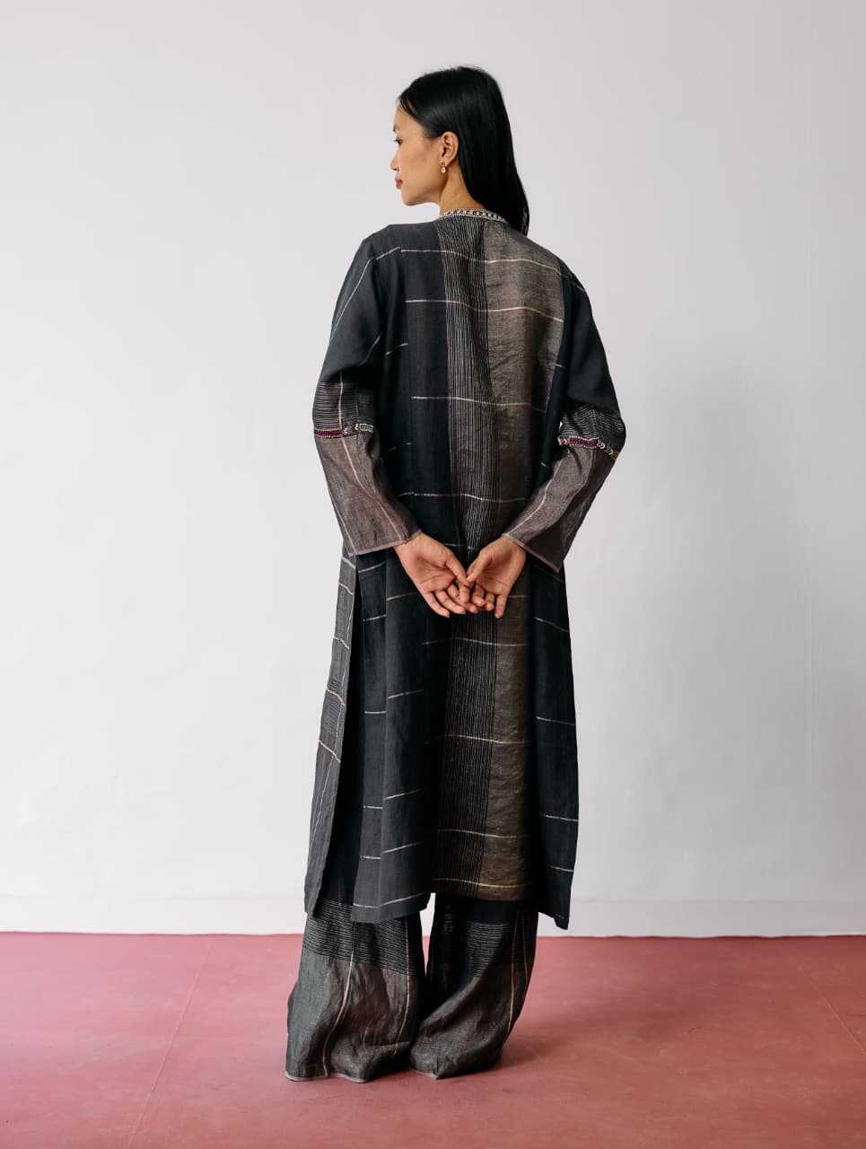 AICHA HAND-EMBROIDERED PANELLED KURTA - CHARCOAL