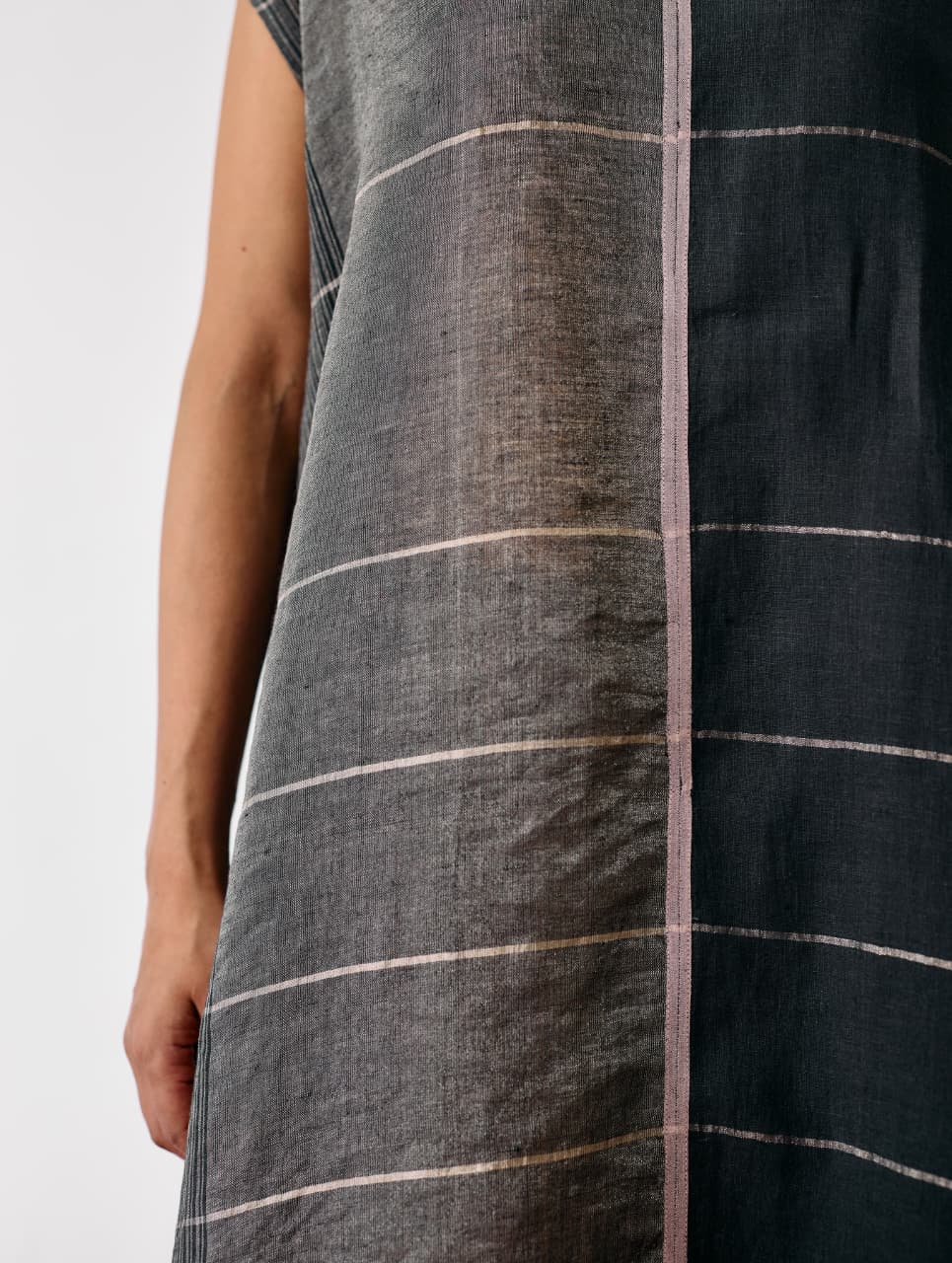 RIRA METALLIC LINEN LONG TUNIC - CHARCOAL