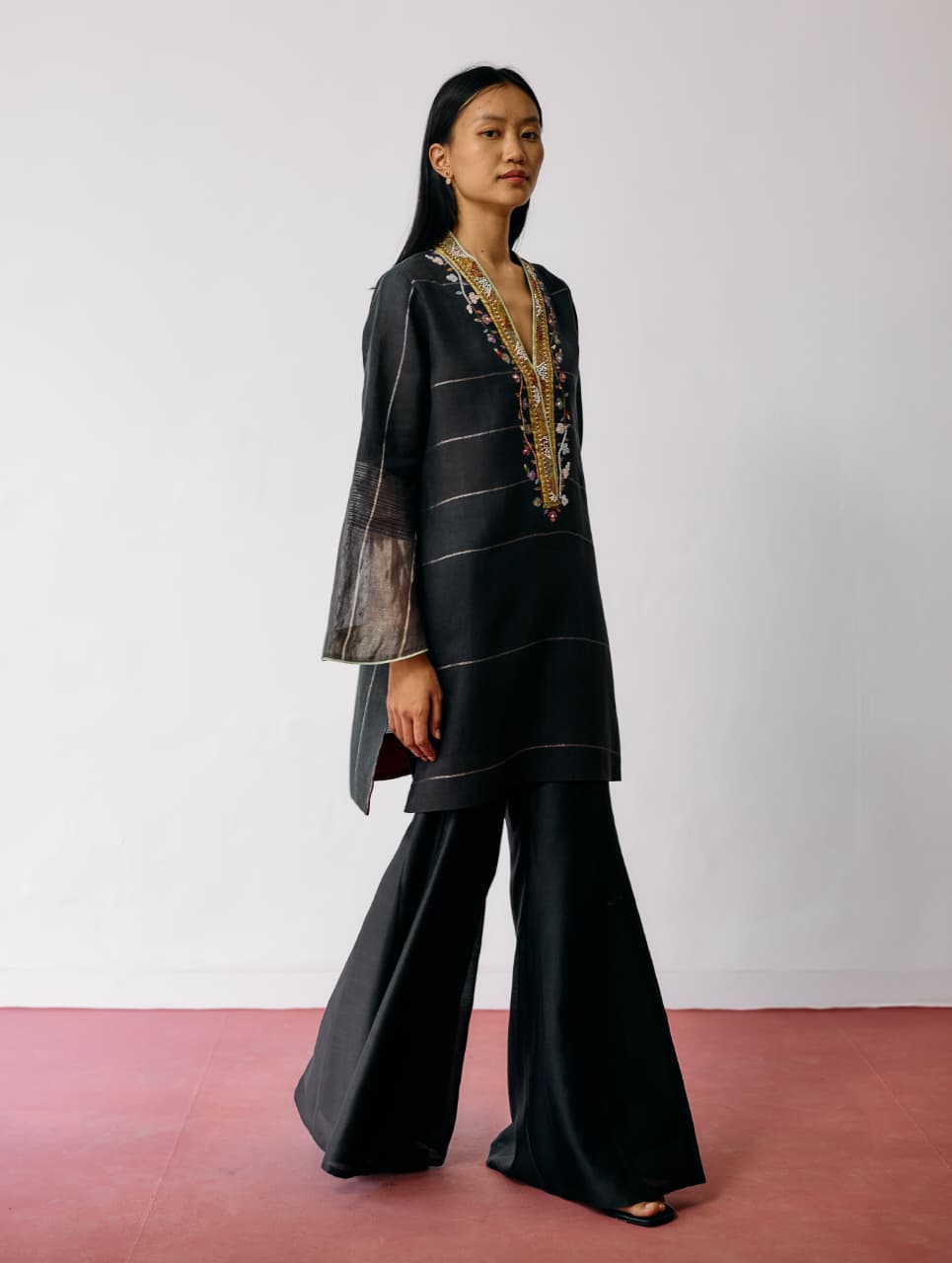 NAAR HAND-EMBROIDERED METALLIC KURTA - CHARCOAL