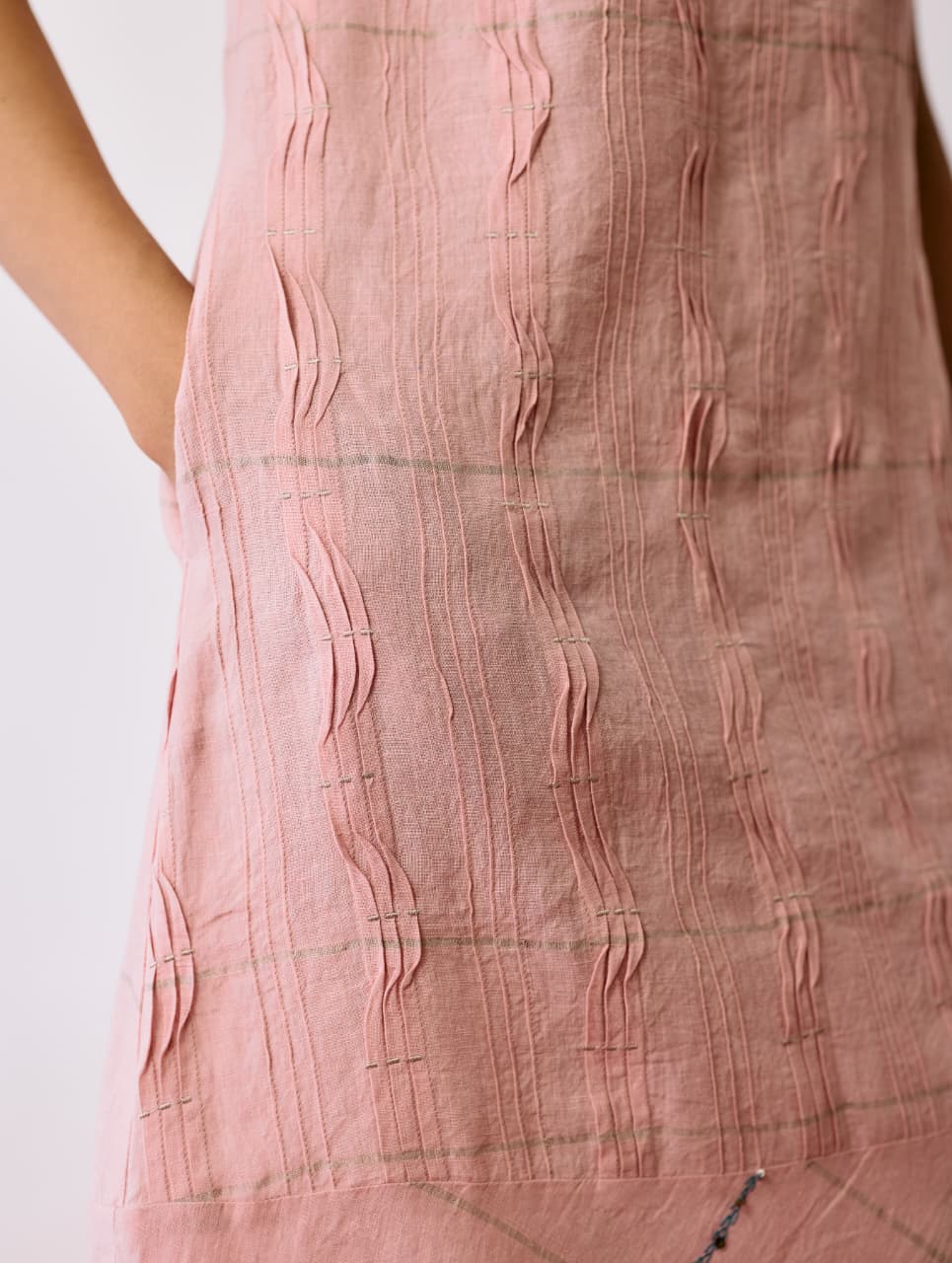 DANA PINTUCK &amp; PLEAT SLEEVELESS DRESS - PINK