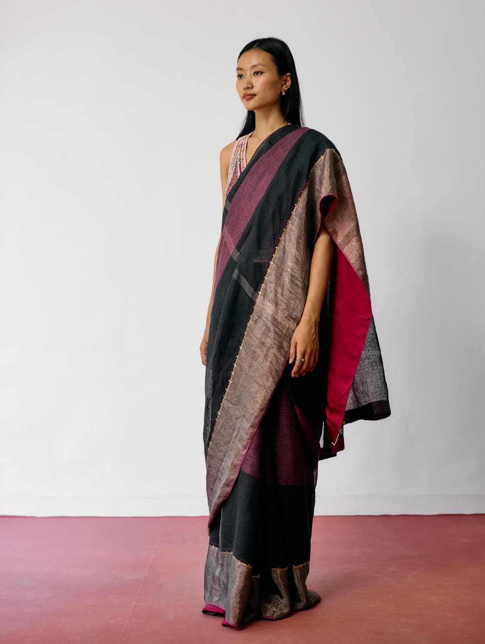 AFRA METALLIC HANDLOOM LINEN SAREE - METALLIC CHARCOAL