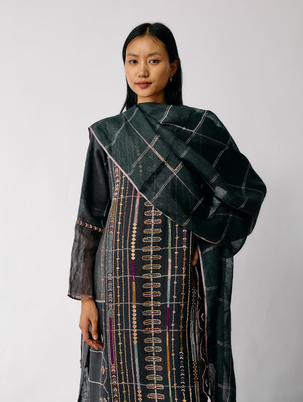 MORA HAND-EMBROIDERED METALLIC LINEN DUPATTA - CHARCOAL