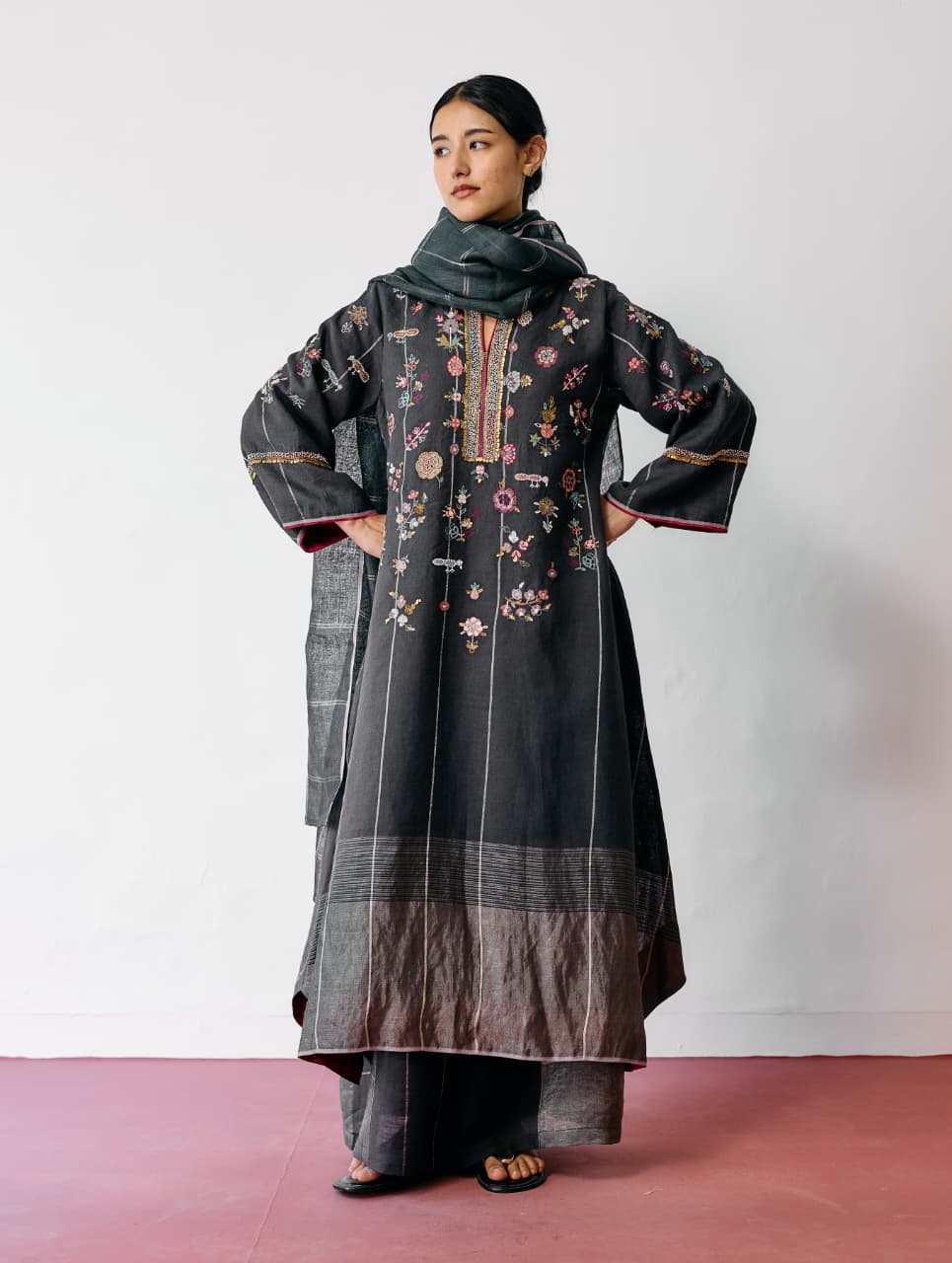 URA HAND-EMBROIDERED METALLIC LINEN KURTA SET - CHARCOAL