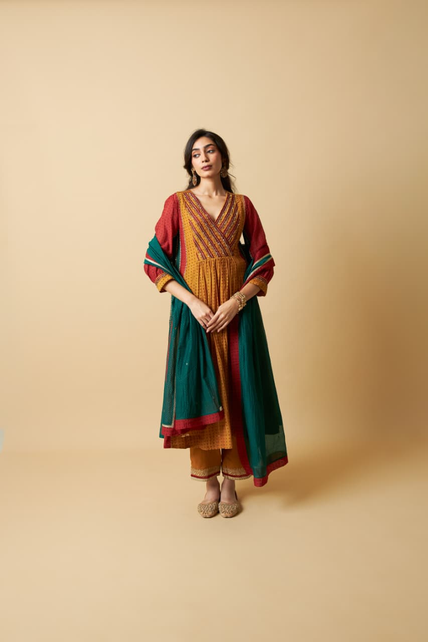 RANG RASIYA EMBROIDERED KURTA SET