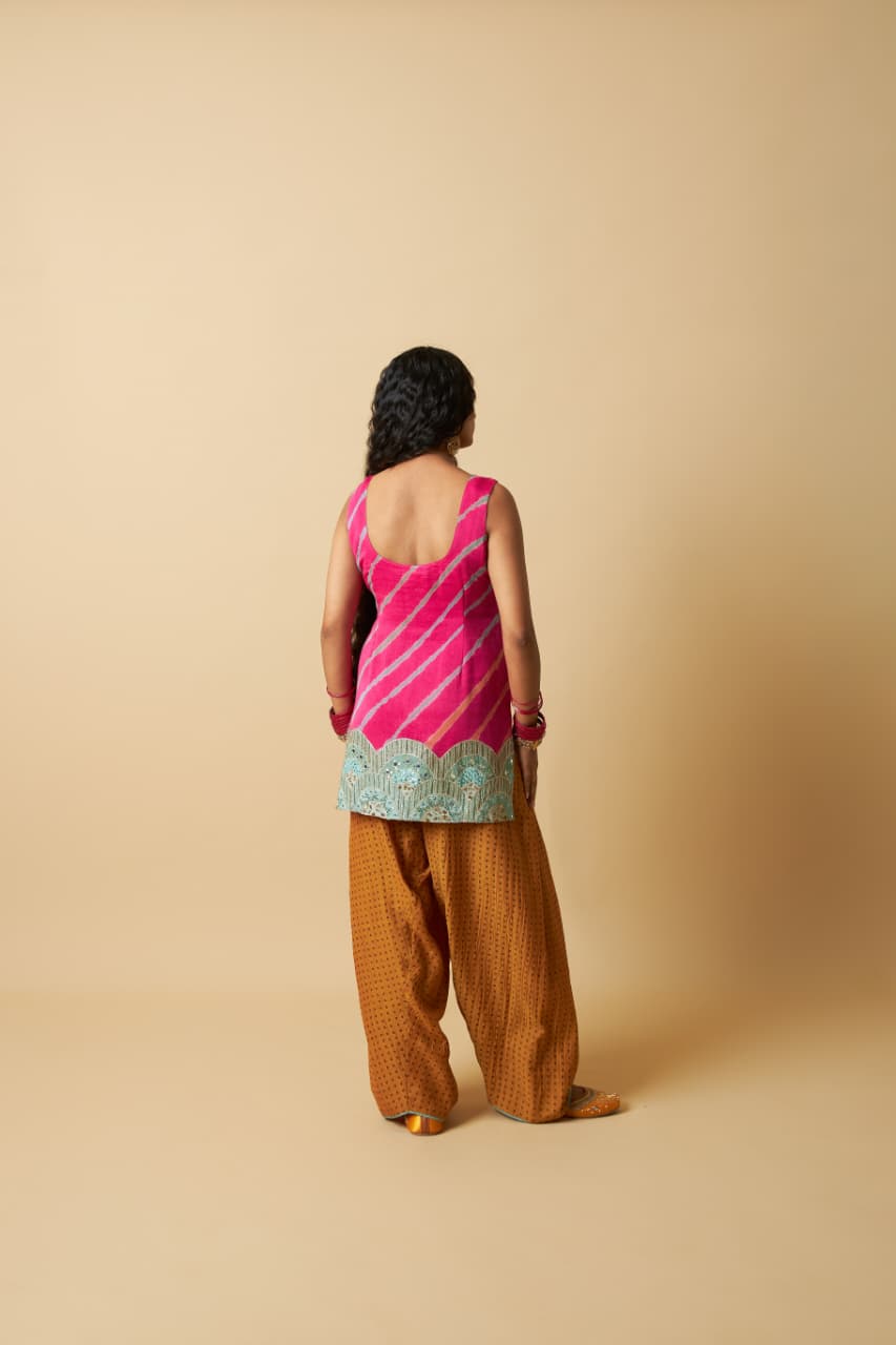 RANI MASTANI EMBROIDERED KURTA SET