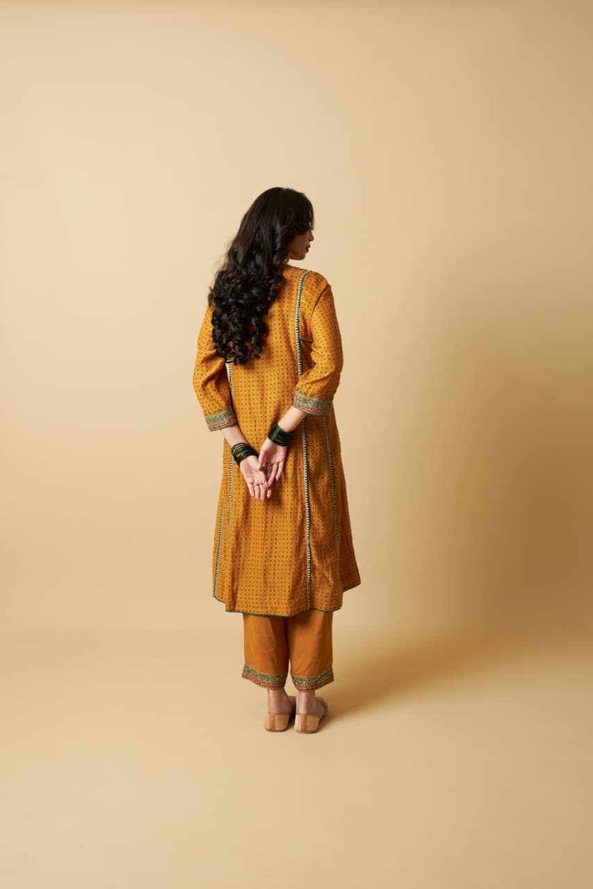 PEELI PATAKA EMBROIDERED KURTA SET
