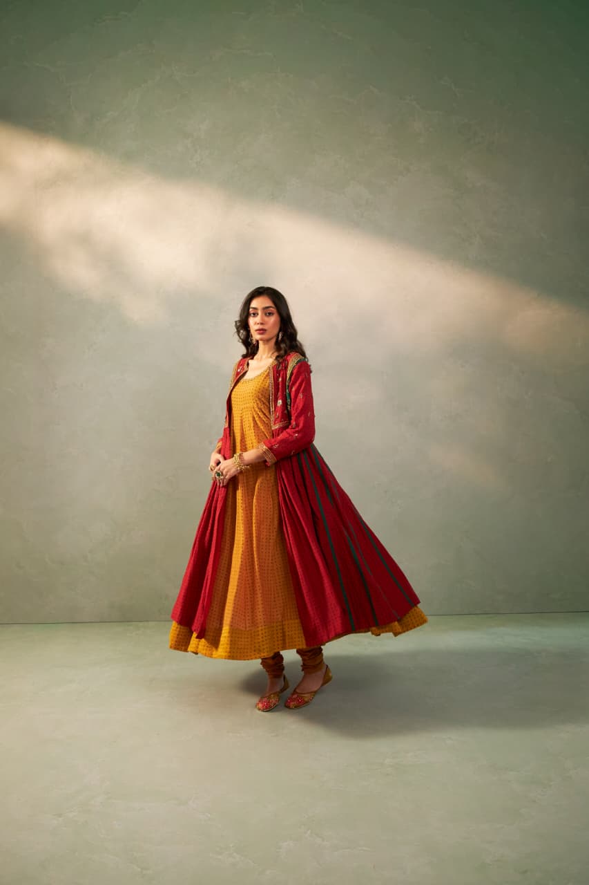 RANGREZ EMBROIDERED KURTA SET