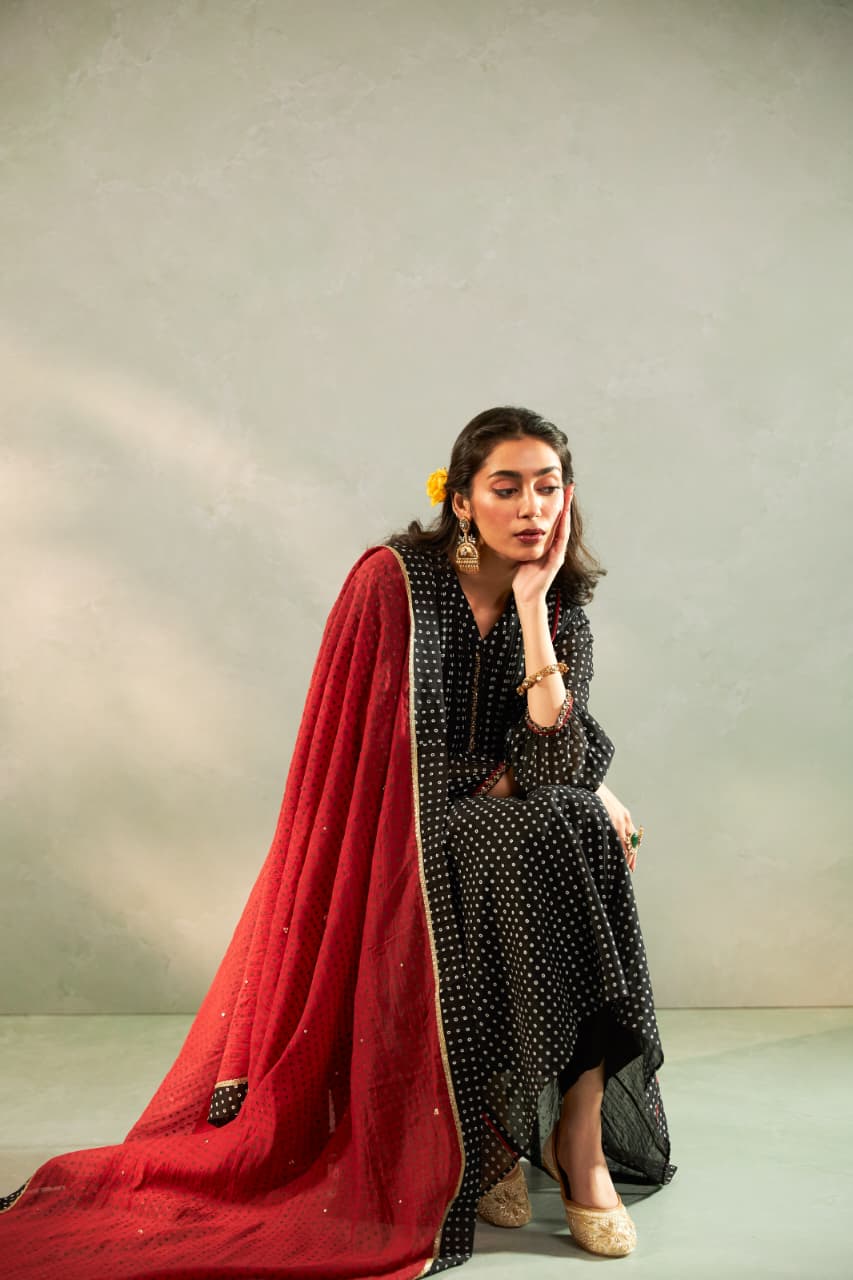 KAALI PHULJHADI EMBROIDERED KURTA SET