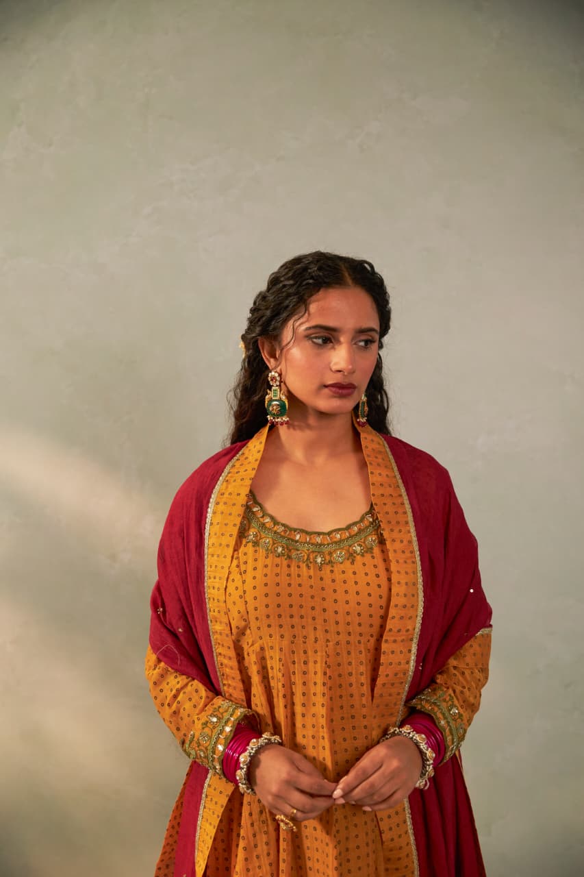 MADHUBALA EMBROIDERED KURTA SET