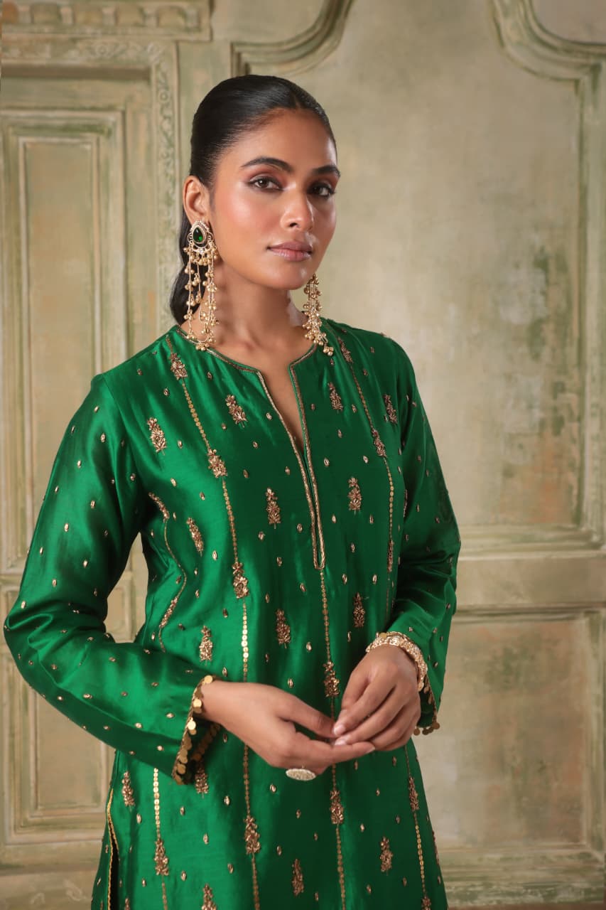 ZAR-RANG GREEN SHORT BUTI KURTA SET