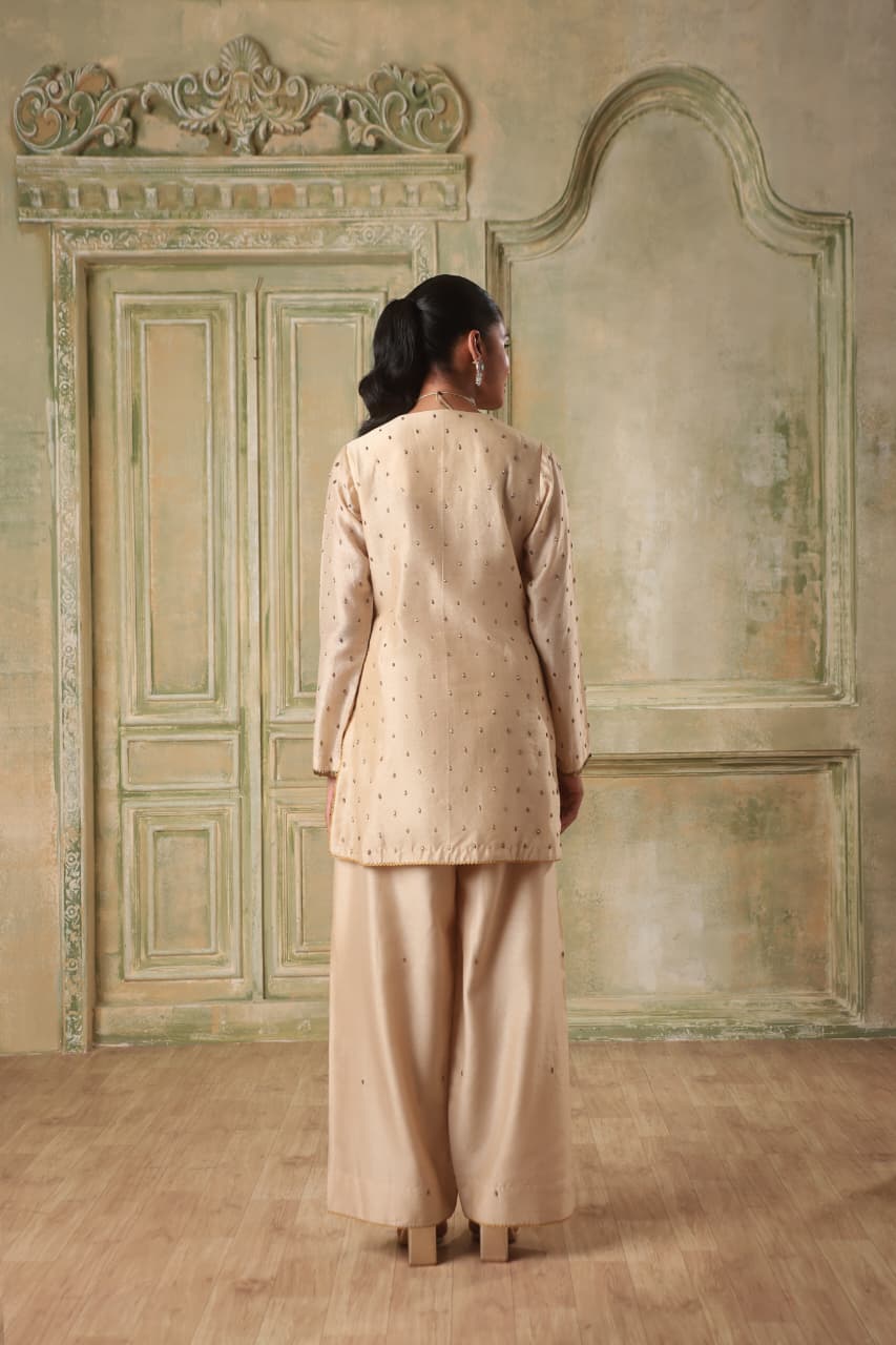 ZAR-RANG IVORY BUTI KURTA SET