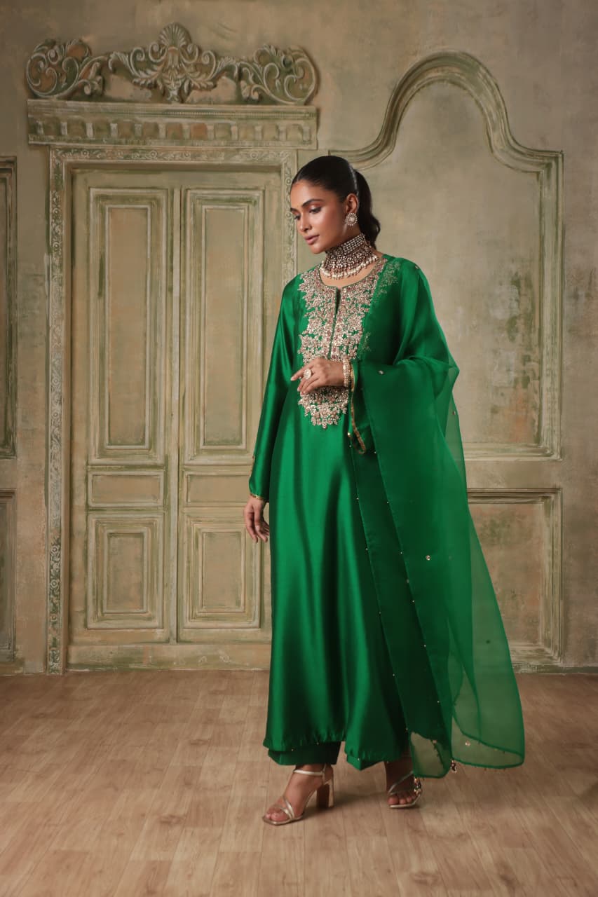 ZAR-RANG GREEN HEAVY NECK KURTA SET