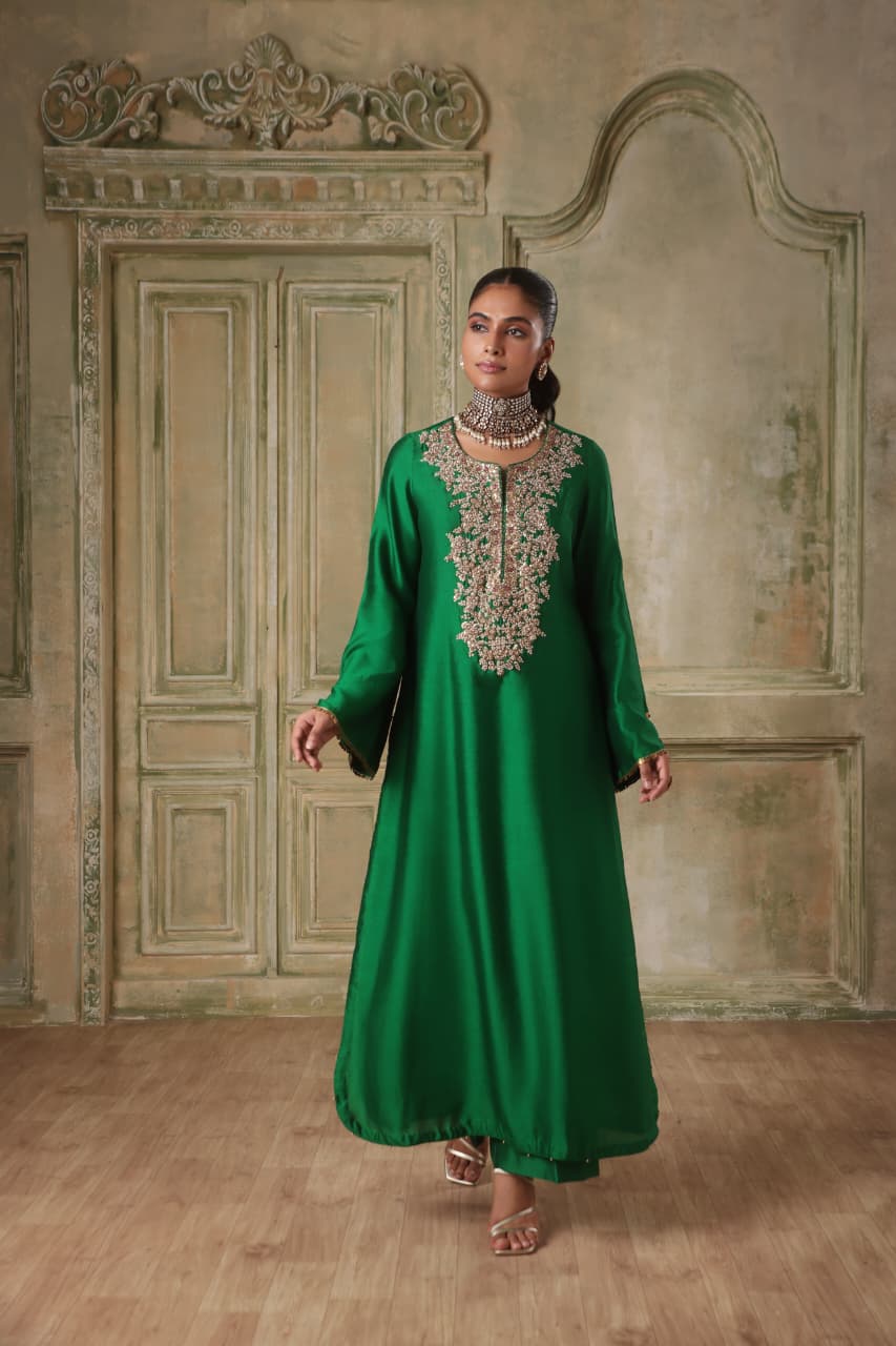 ZAR-RANG GREEN HEAVY NECK KURTA SET